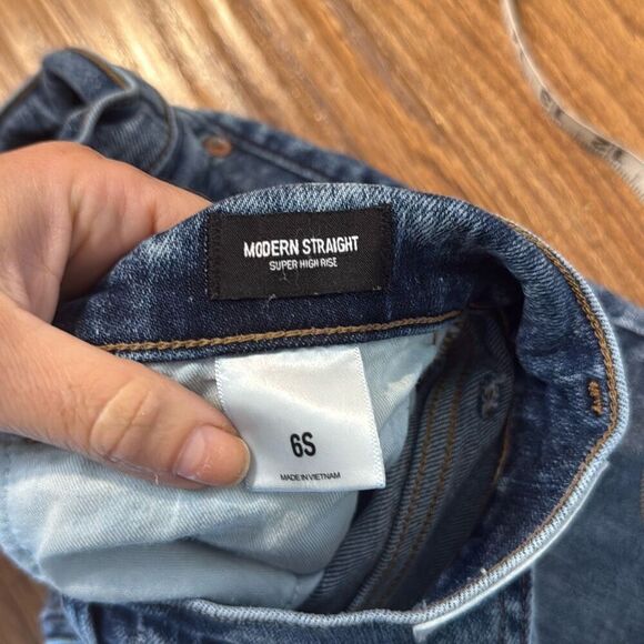 Express modern straight super high rise distressed knee jeans 6s - Picture 6 of 12